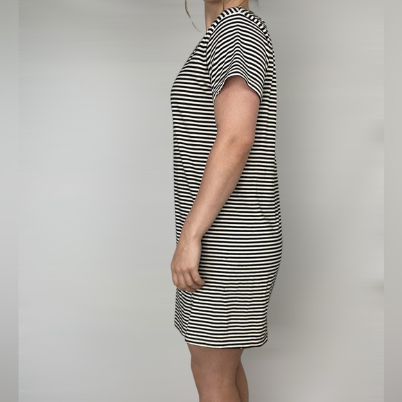 AMO Denim Twist Dress in Mini Stripe Crewneck Short‎ Sleeve Relaxed - Picture 2 of 6